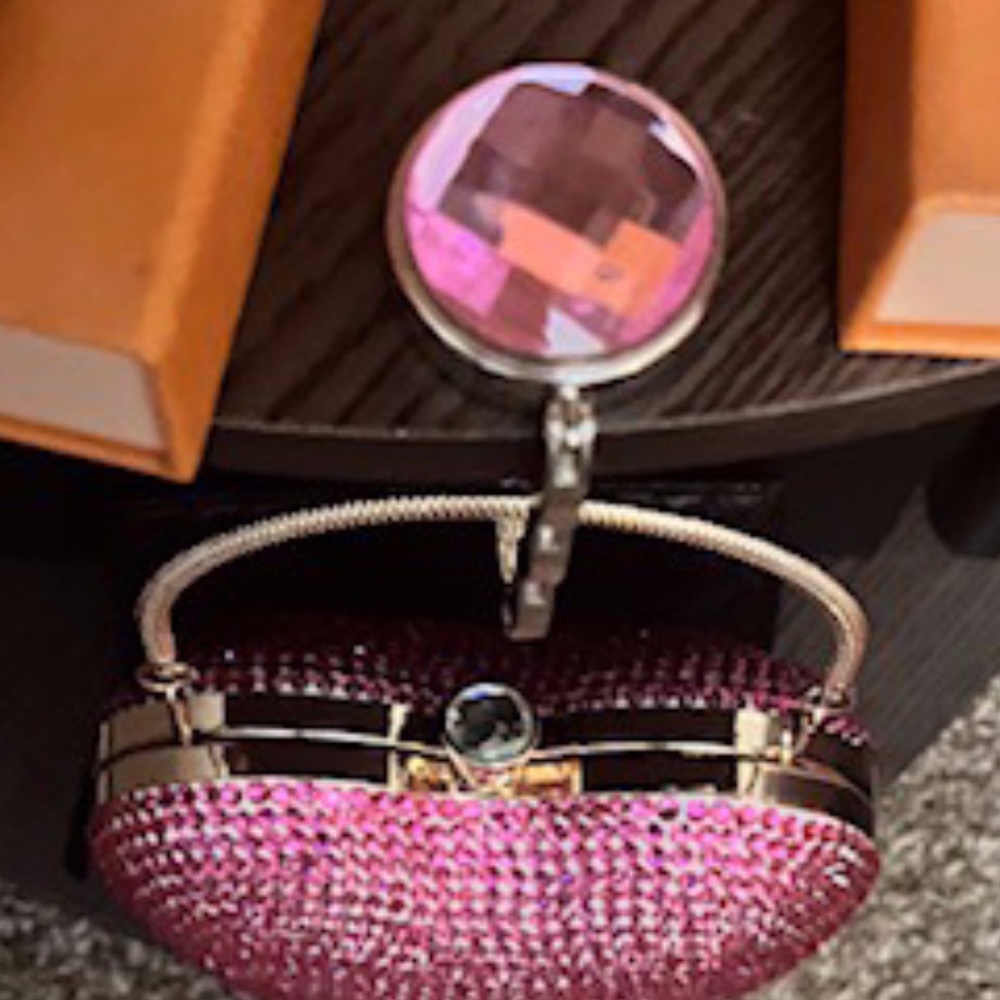 🌺Beautiful Pink Crystal Bag Holder.